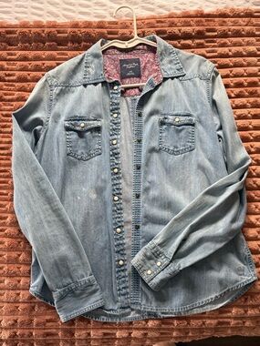 American Eagle Outfitters Light Wash Denim Shirt with Paisley Lining